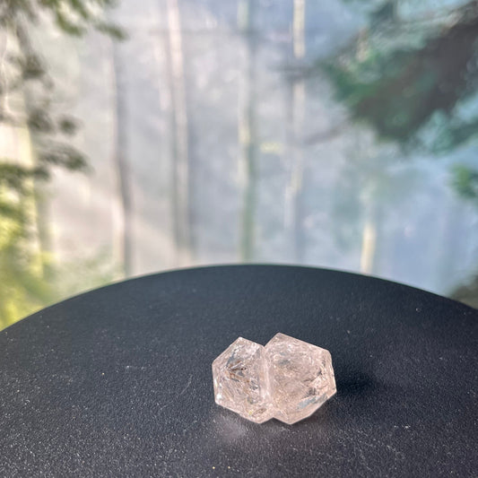 Herkimer Diamond -Twin formation